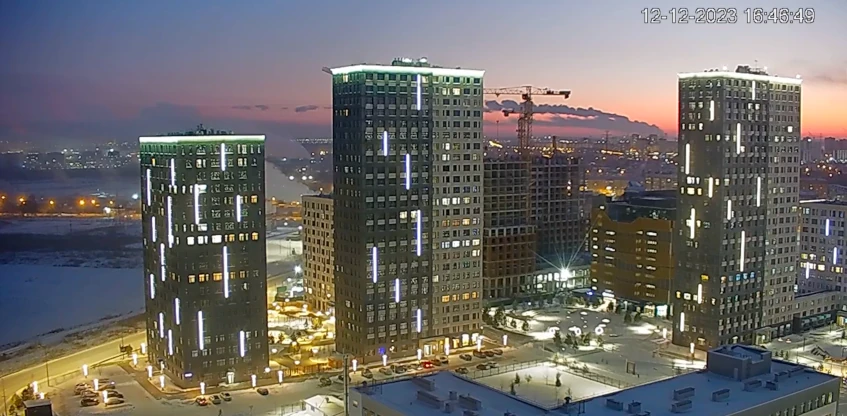 Закат над строительной площадкой ЖК Звёздный в Тюмени